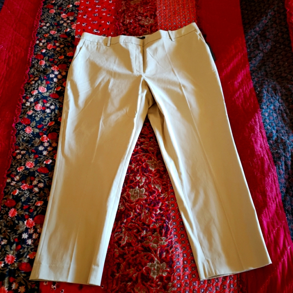NWT Tommy Hilfiger capri pants size 14
